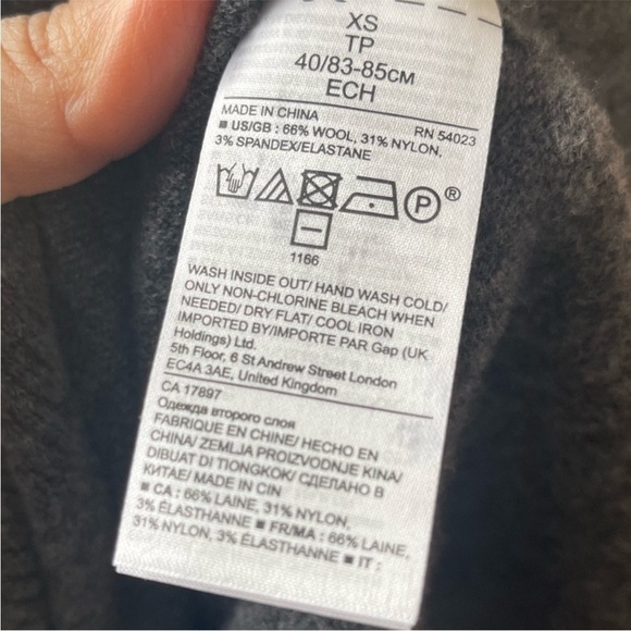 Banana Republic Wool-blend gray sweater dress.
Size XS - Picture 7 of 9